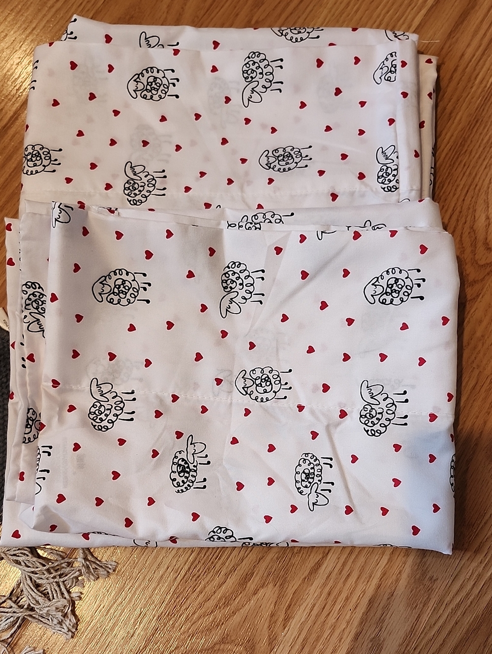 Serta White Sheep & Red Heart Pillowcases